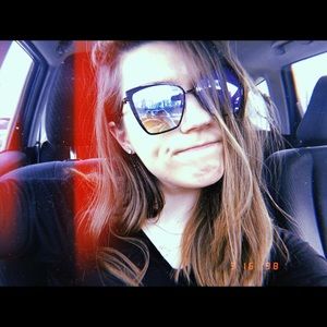 Meet your Posher, Leah